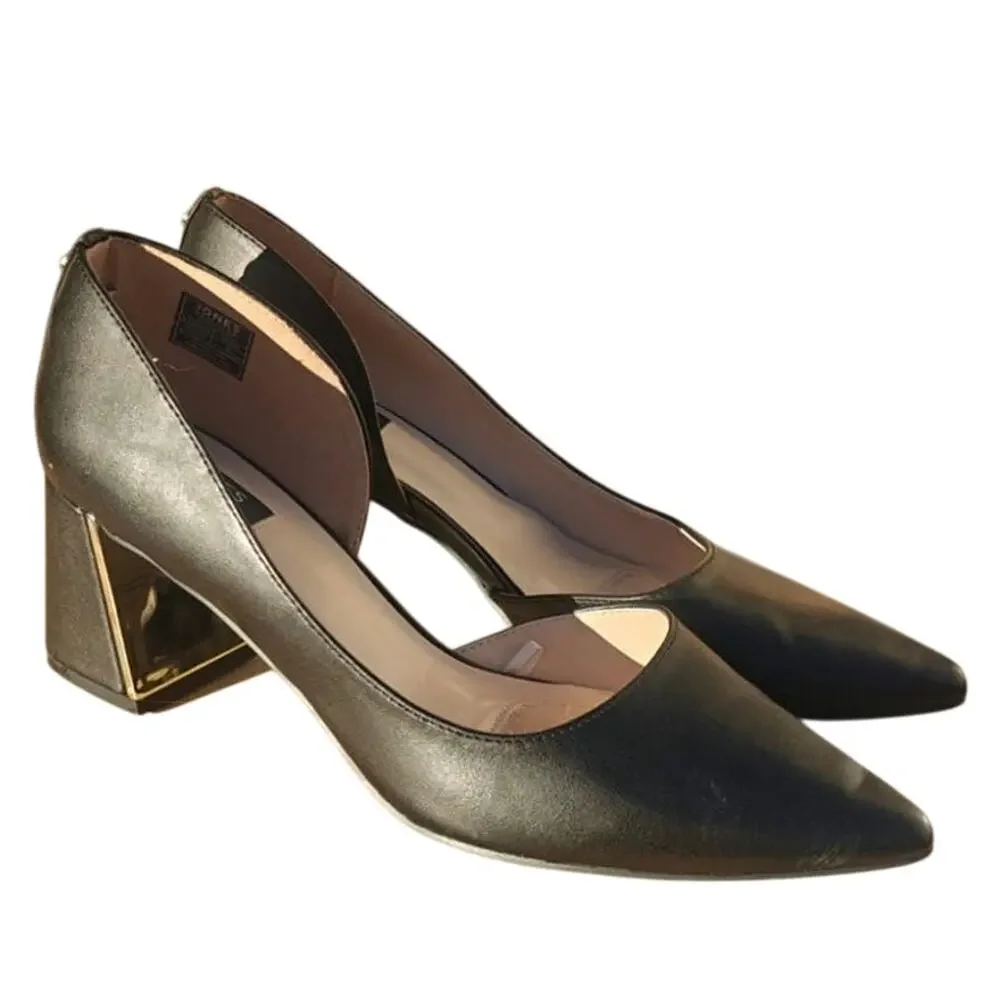 Black faux leather Pointed toe Pumps by jones NY sz 10